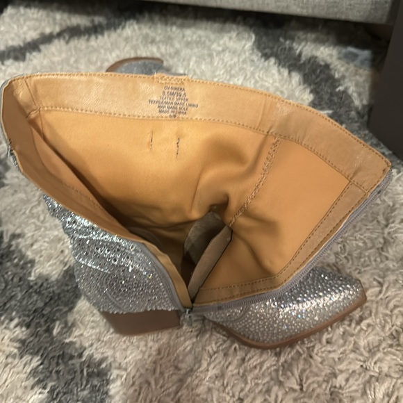 Sparkly silver boots size 8.5 super comfy wore one time to Taylor swift concert - Picture 6 of 6